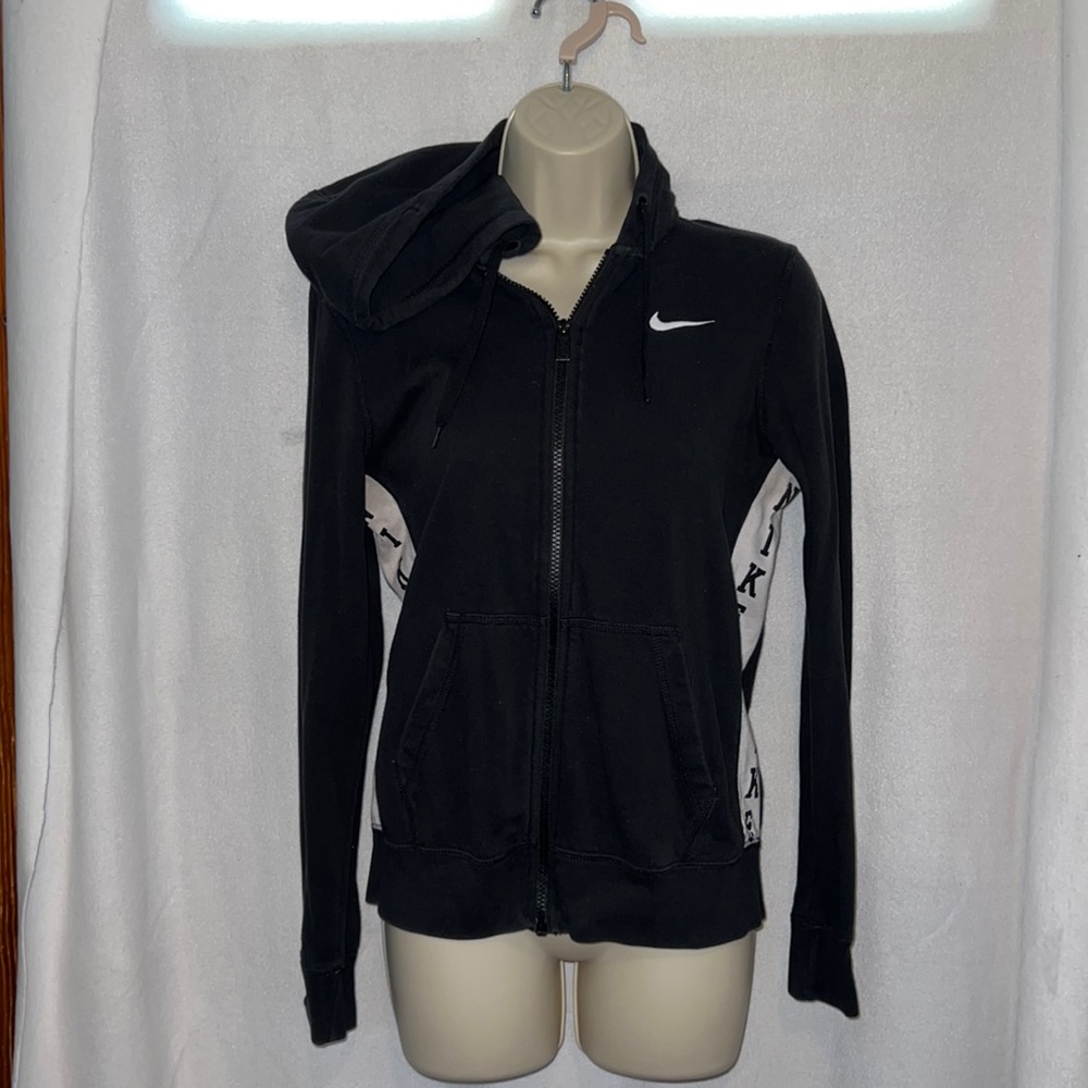 #255✅ Nike jacket